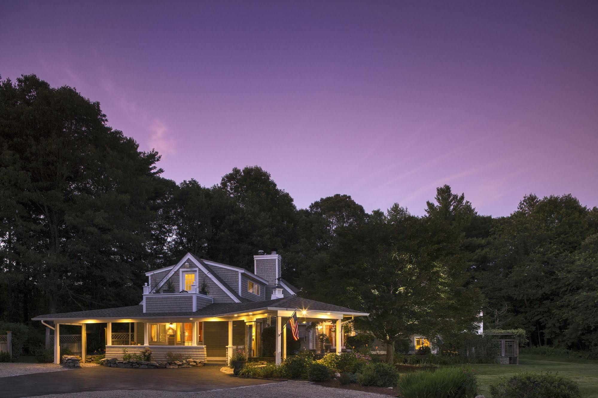 Abbey'S Lantern Hill Inn Ledyard Center Exterior photo